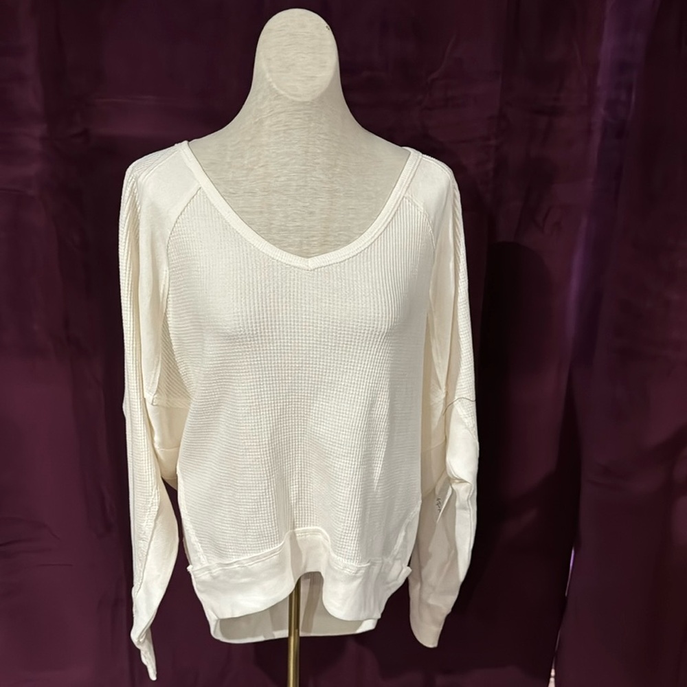 NWT long sleeve super soft waffle texture.